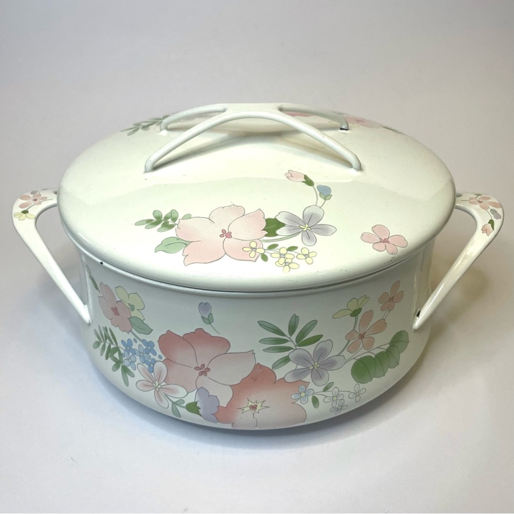 Vintage Kobe Courtney Enamelware Pot With Matching Lid